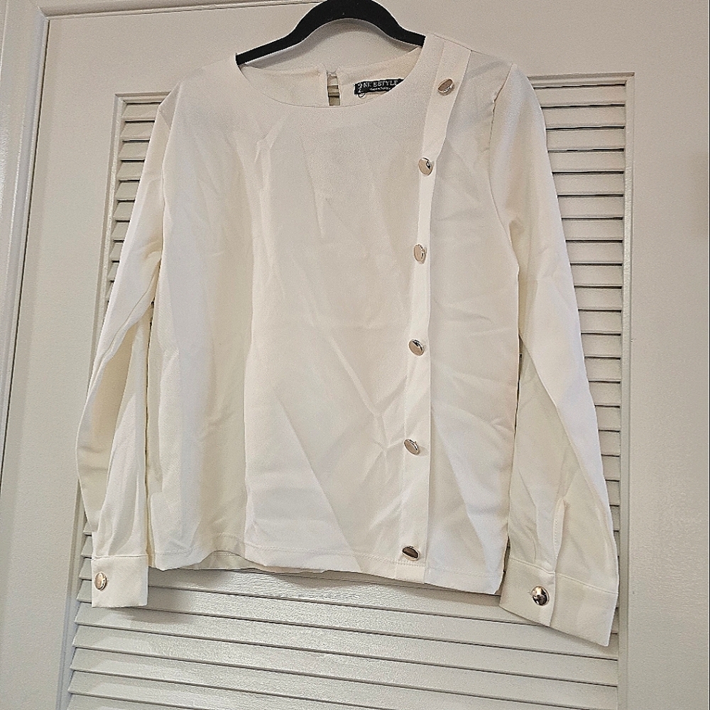 Nice Style - Off-White Lightweight Long-Sleeve Top With Faux Gold Button Detail